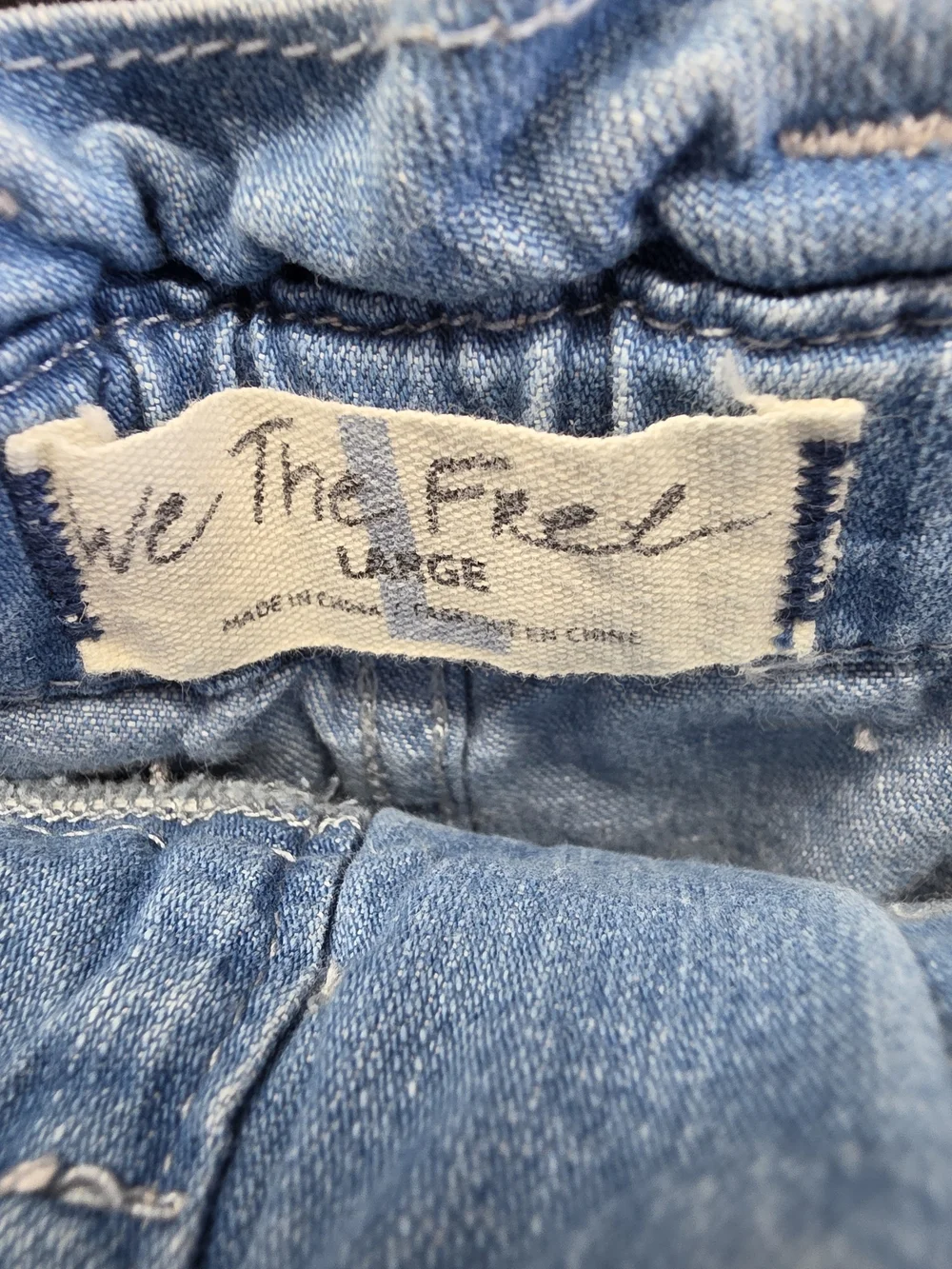 We The Free People Denim Cargo Barrel Jeans Paint Splatter Size Large  Descripti